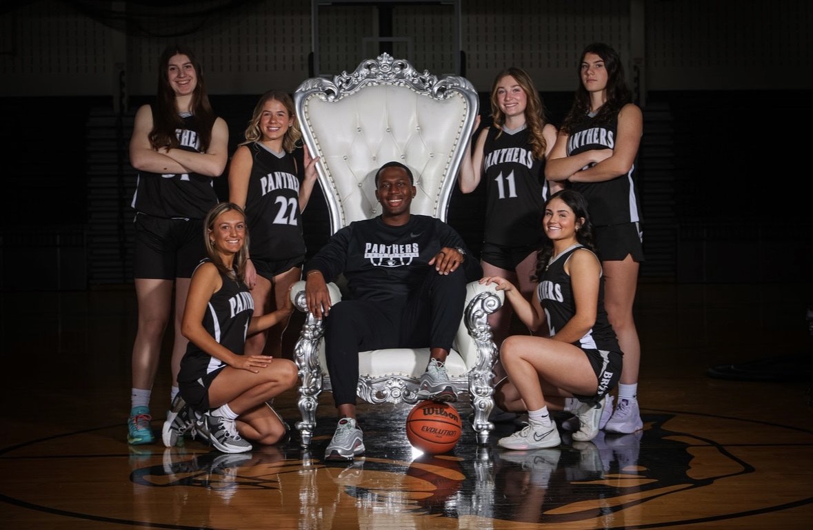 Girls' basketball team shooting for successful season